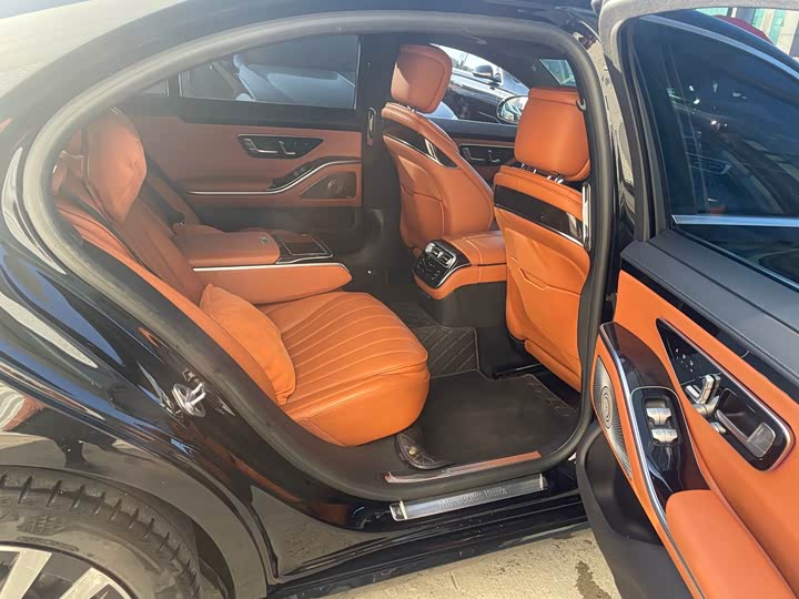 Фото 4 - Mercedes-Benz S-Class