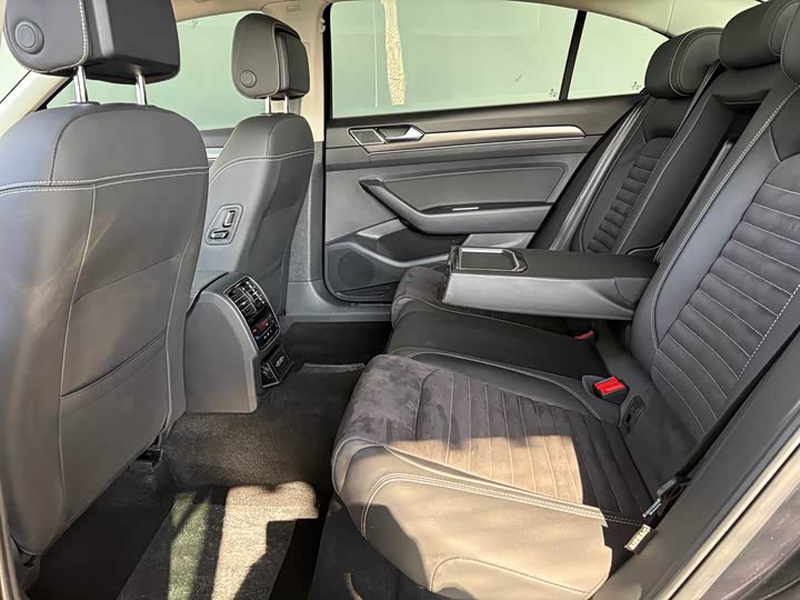 Фото 5 - Volkswagen Magotan