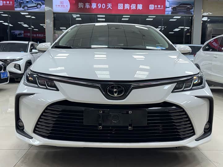 Фото 1 - Toyota Corolla