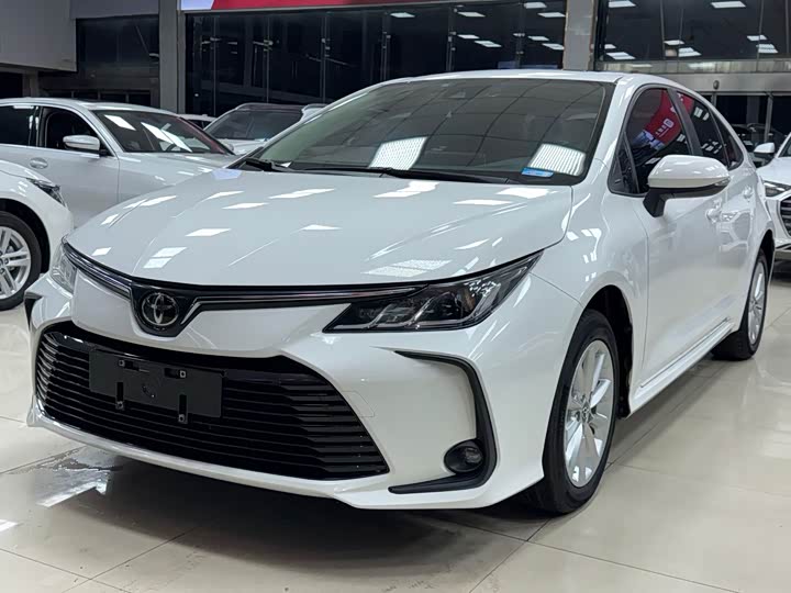 Фото 3 - Toyota Corolla