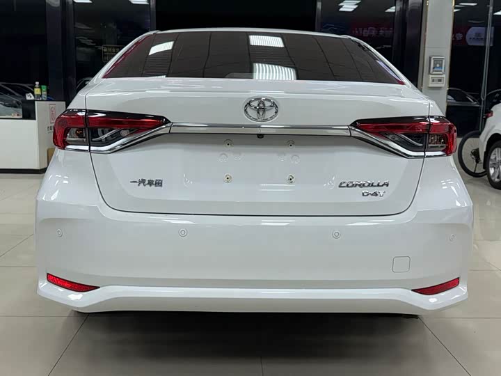 Фото 5 - Toyota Corolla