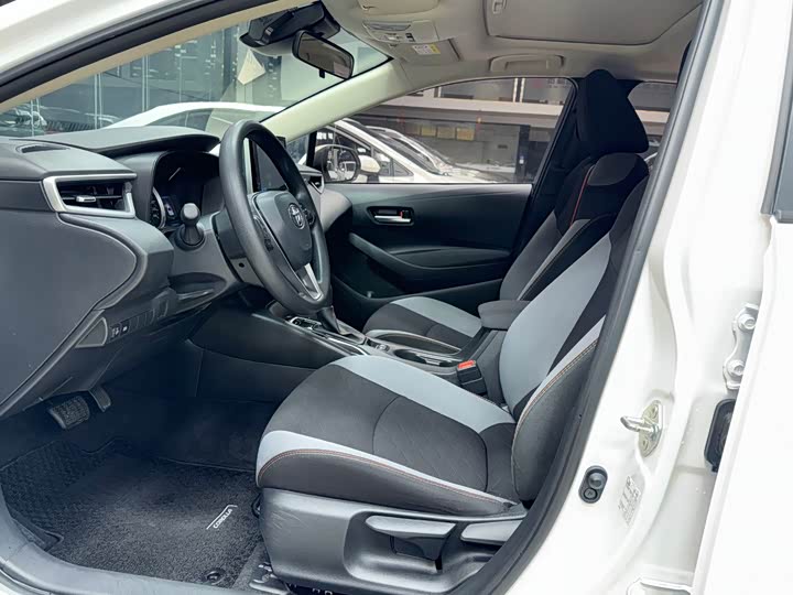 Фото 6 - Toyota Corolla