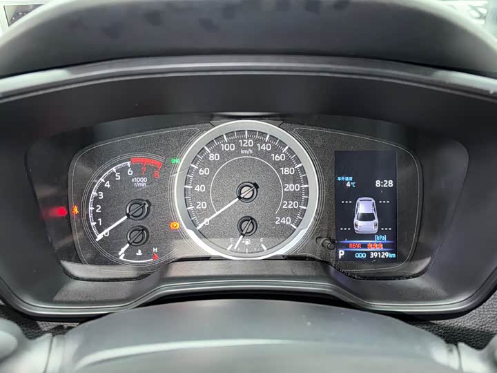 Фото 7 - Toyota Corolla