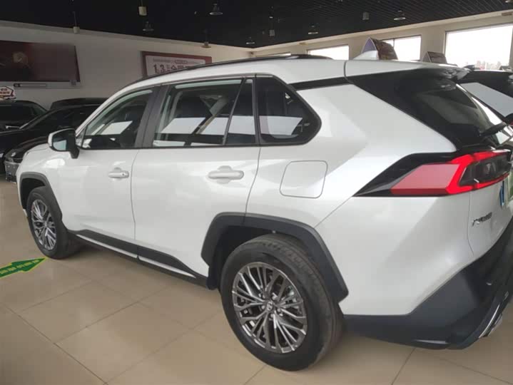 Фото 5 - Toyota Wildlander