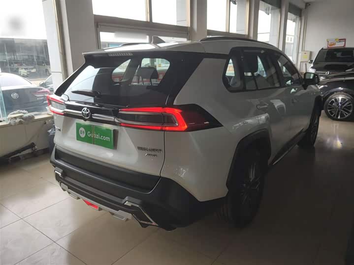 Фото 7 - Toyota Wildlander