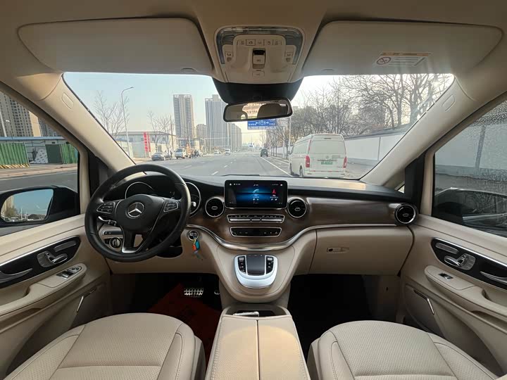 Фото 7 - Mercedes-Benz V-Class