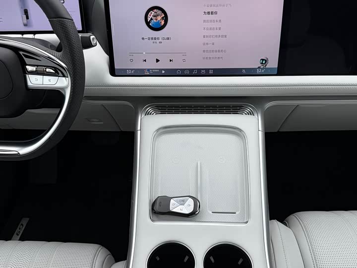 Фото 8 - XPeng G9