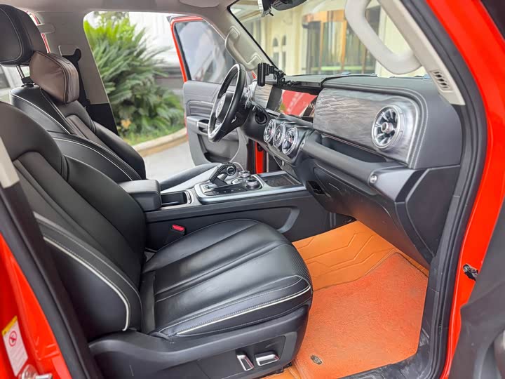 Фото 6 - Tank 300