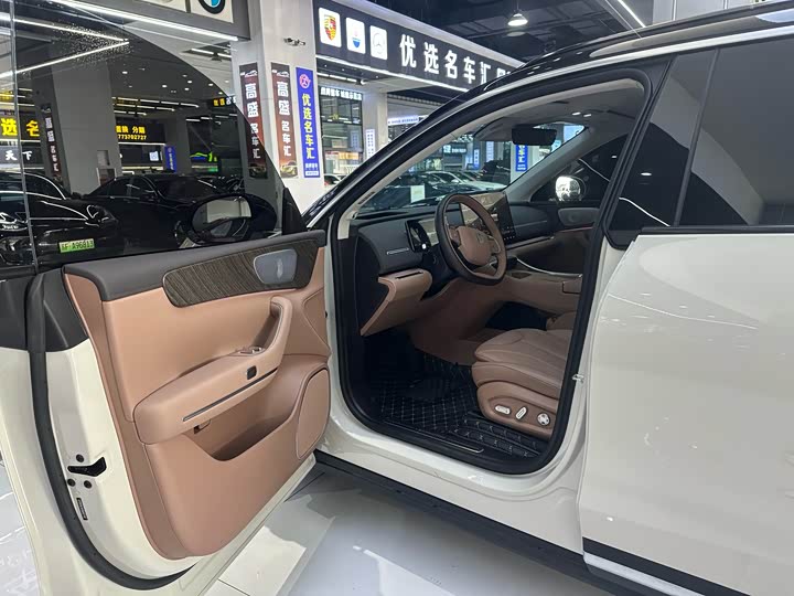 Фото 9 - Leapmotor C11