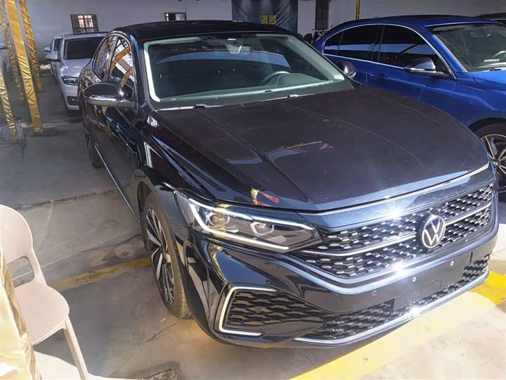 Фото 4 - Volkswagen Passat