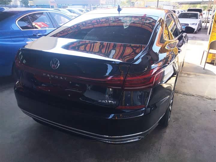 Фото 7 - Volkswagen Passat