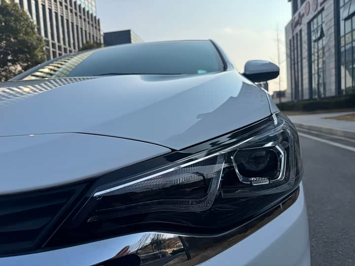 Фото 2 - Chevrolet Monza