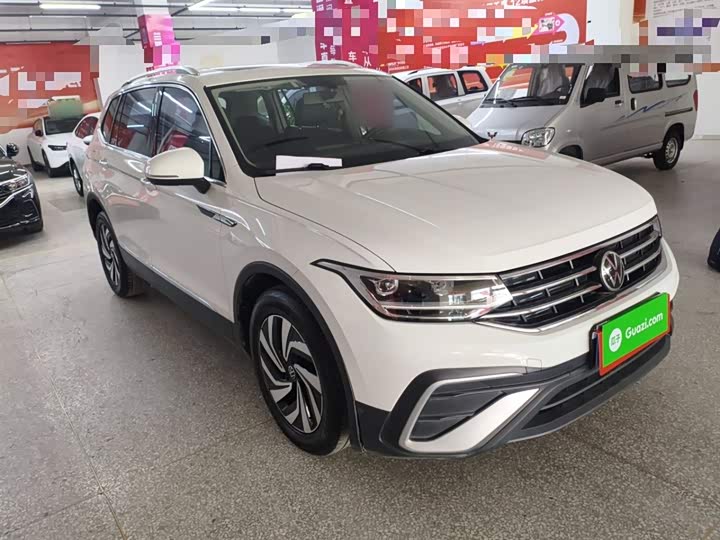 Фото 4 - Volkswagen Tiguan L Pro