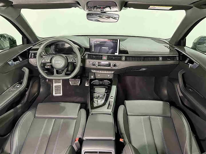 Фото 9 - Audi A4L