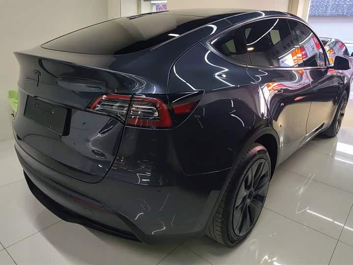 Фото 3 - Tesla Model Y