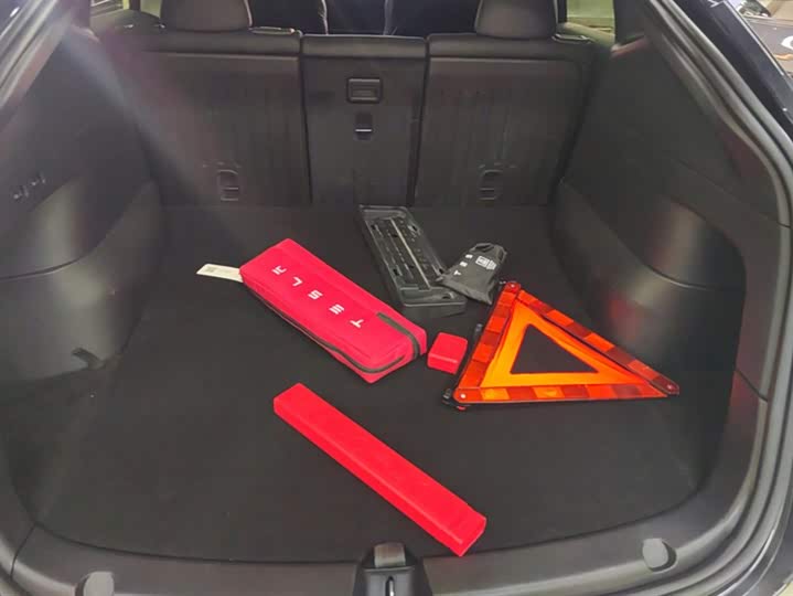 Фото 4 - Tesla Model Y