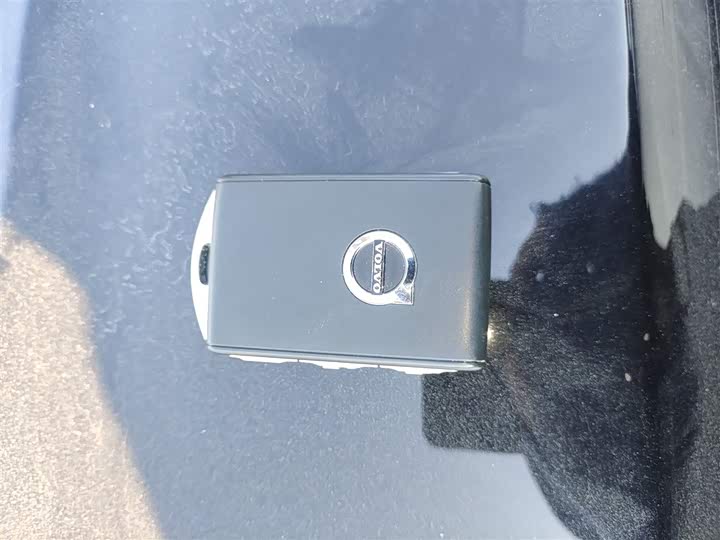 Фото 9 - Volvo XC90