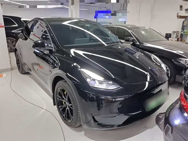 Фото 4 - Tesla Model Y