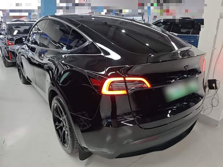 Фото 5 - Tesla Model Y