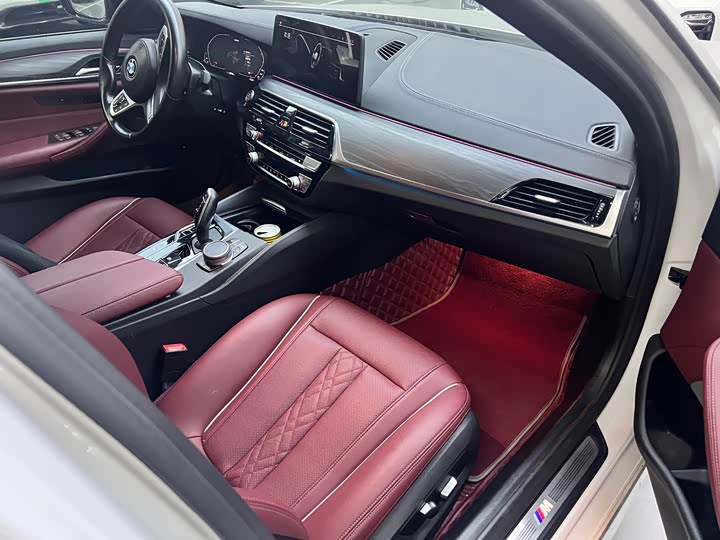 Фото 6 - BMW 5 Series