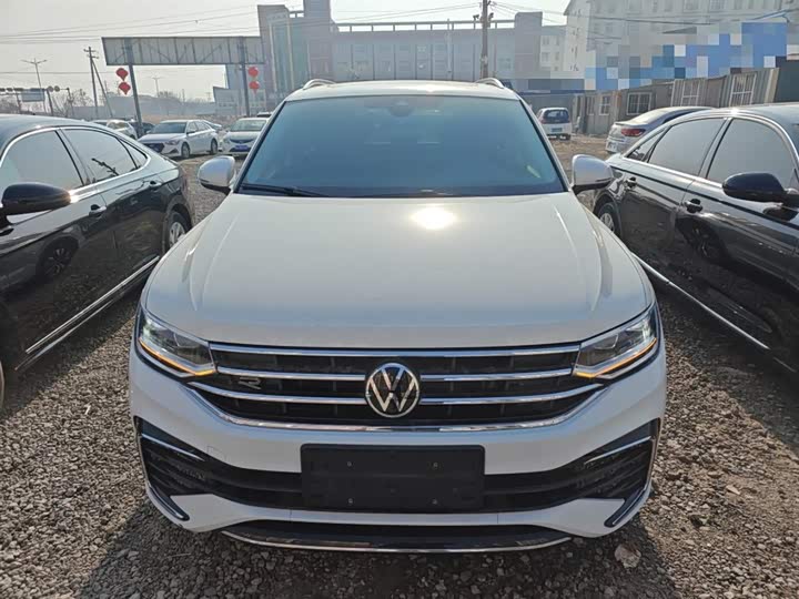 Фото 3 - Volkswagen Tiguan L Pro