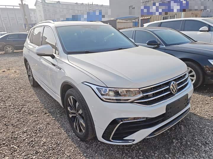 Фото 4 - Volkswagen Tiguan L Pro
