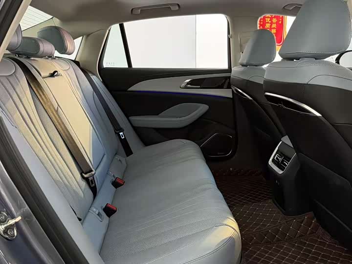 Фото 5 - Hongqi H5 Hybrid