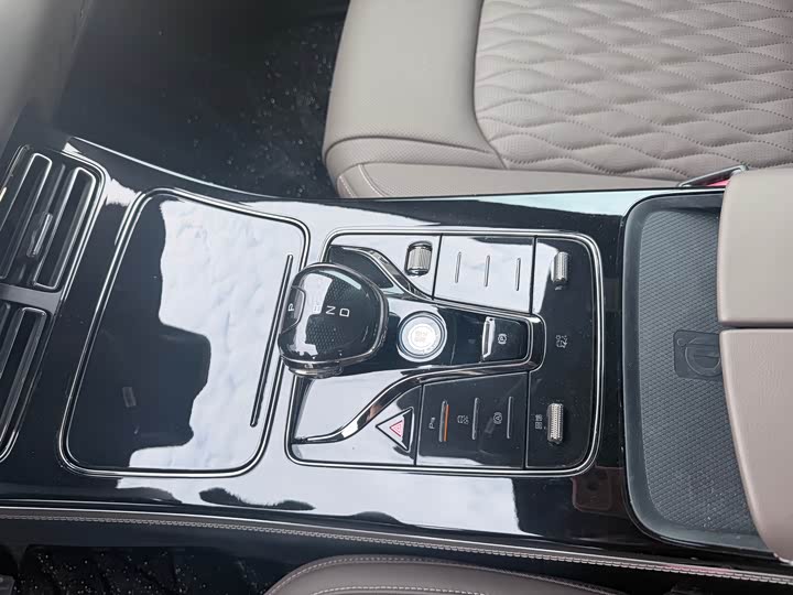 Фото 8 - BYD Han