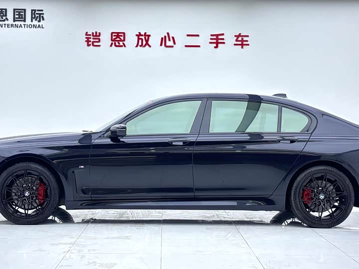 Фото 5 - BMW 7 Series