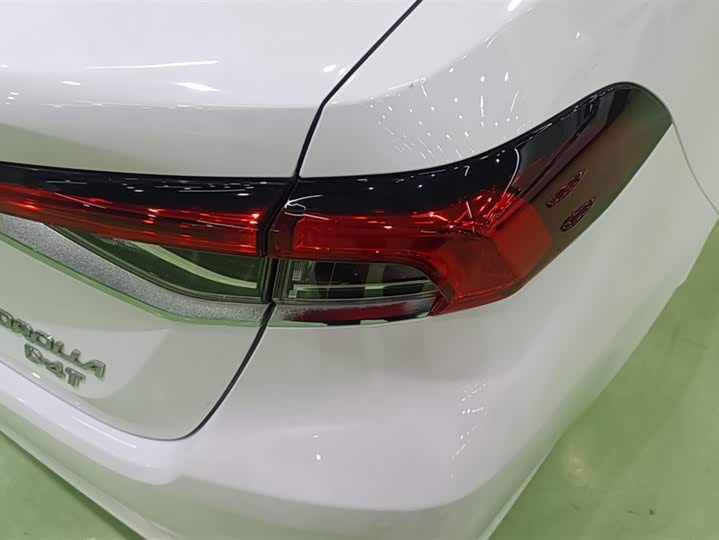 Фото 3 - Toyota Corolla