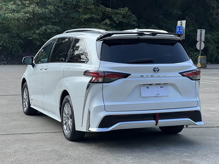 Фото 3 - Toyota Sienna