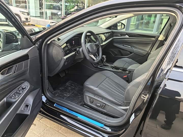 Фото 4 - Volkswagen Passat