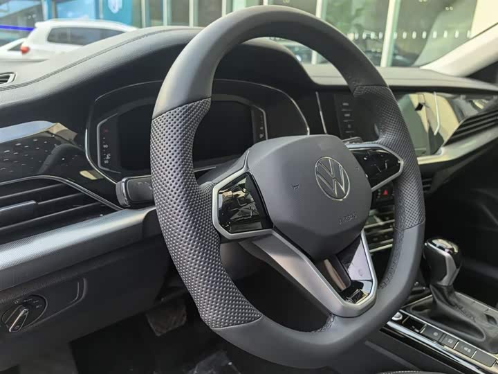 Фото 7 - Volkswagen Passat