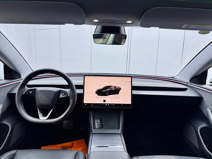 Фото 2 - Tesla Model 3