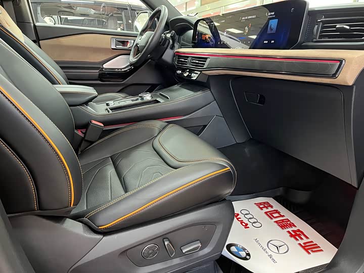 Фото 7 - Ford Explorer