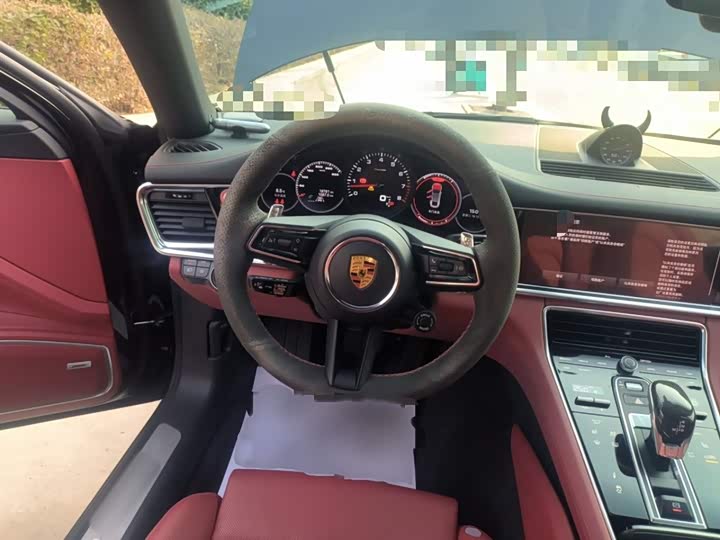 Фото 3 - Porsche Panamera