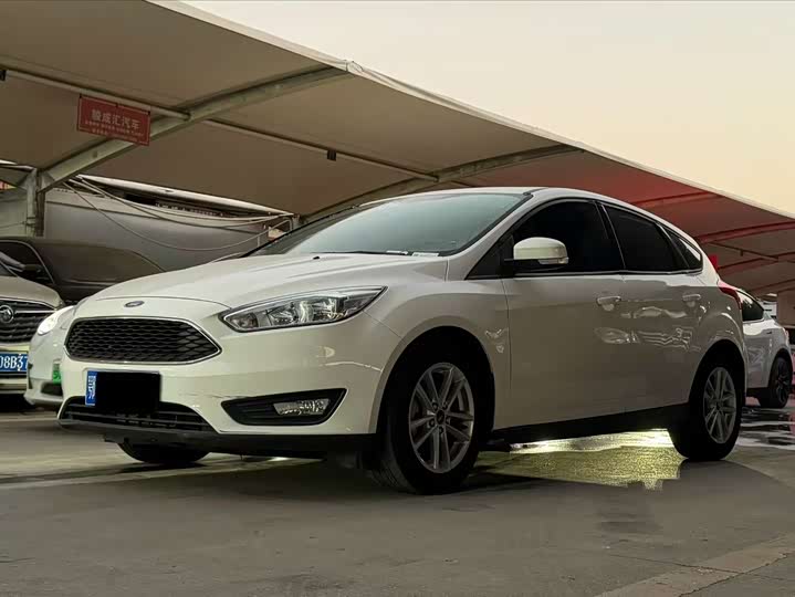 Фото 1 - Ford Focus