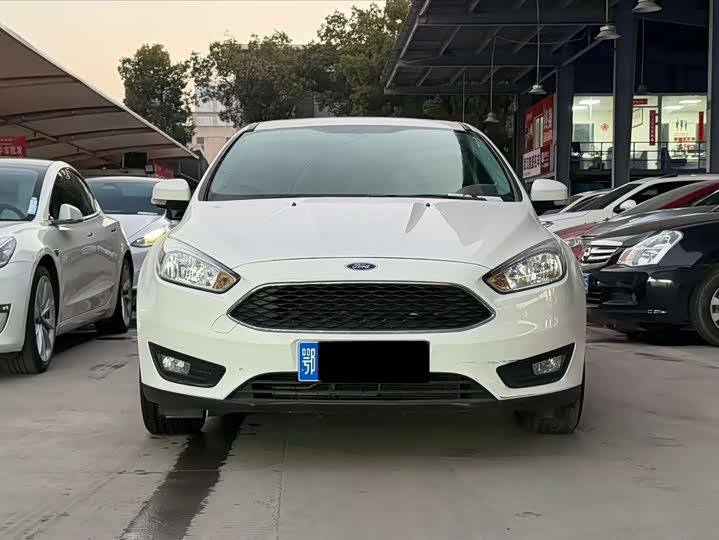 Фото 2 - Ford Focus