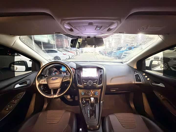 Фото 5 - Ford Focus