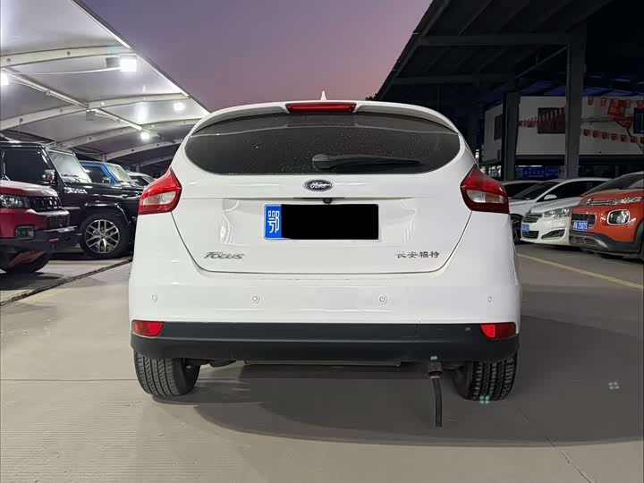 Фото 8 - Ford Focus