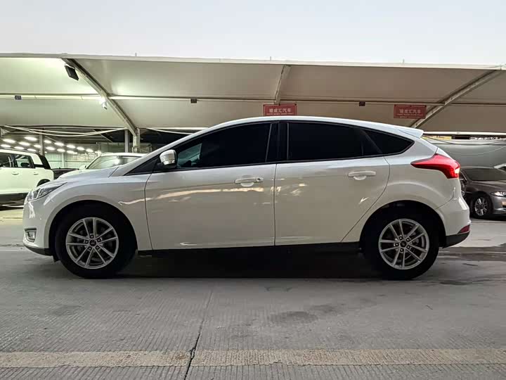 Фото 9 - Ford Focus