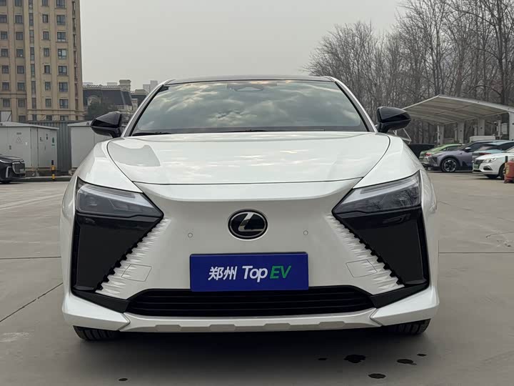 Фото 2 - Lexus RZ