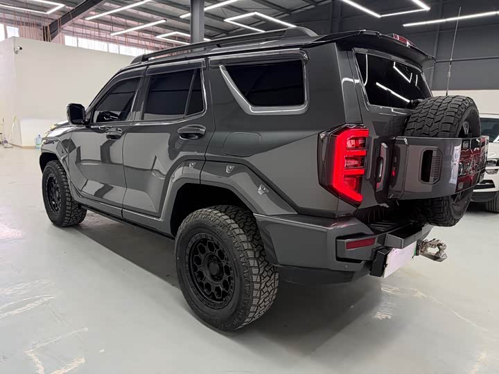 Фото 4 - Tank 400 Hybrid