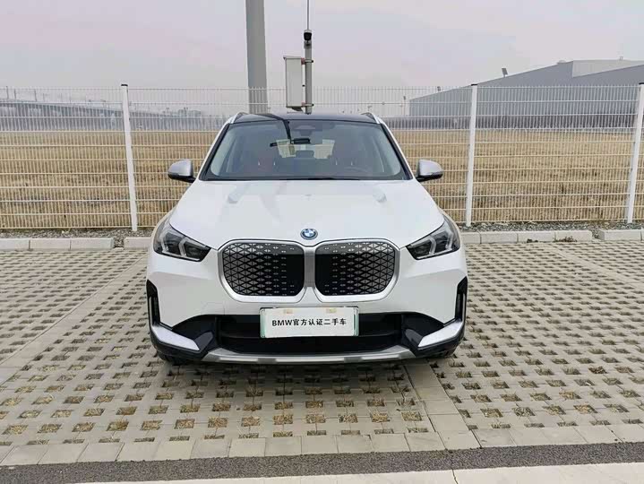 Фото 2 - BMW iX1
