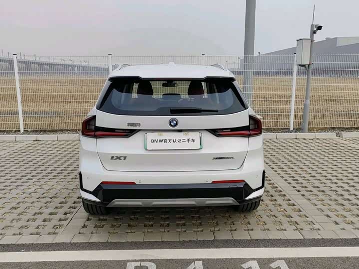 Фото 3 - BMW iX1