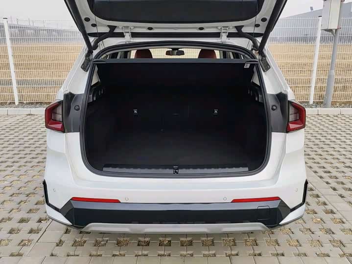 Фото 7 - BMW iX1