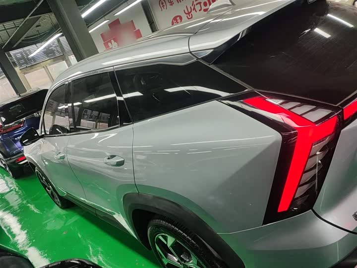 Фото 5 - Geely Atlas L