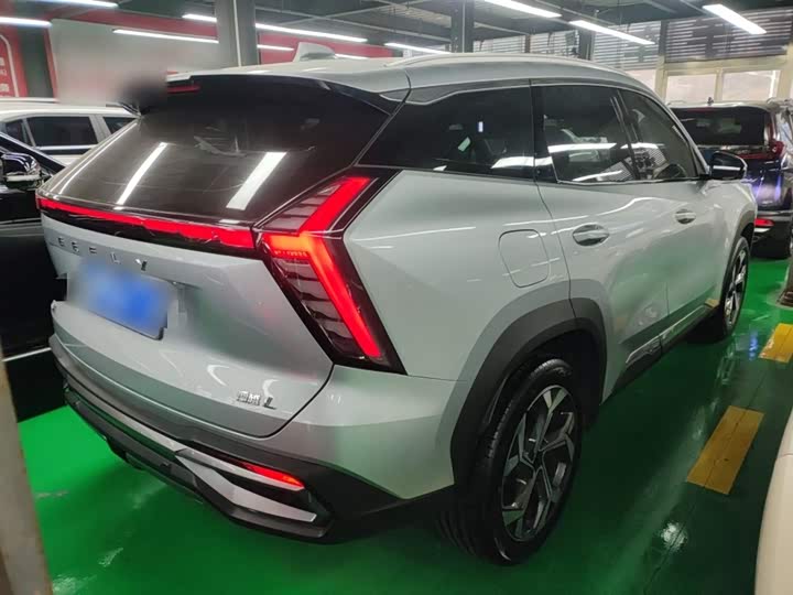 Фото 7 - Geely Atlas L