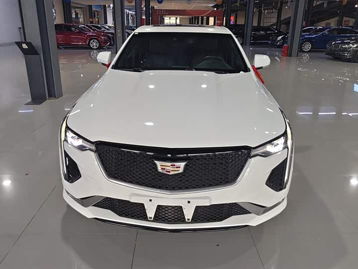 Фото 2 - Cadillac CT4