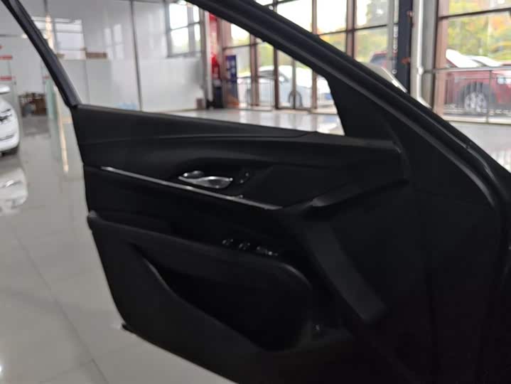 Фото 7 - Cadillac CT4